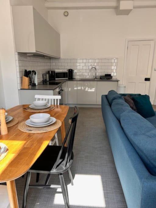 Modern Apartment Within Historic Chester City Walls エクステリア 写真